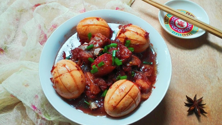 玫瑰中方滚蛋,肥肉入口即化,瘦肉不柴,鸡蛋饱含着肉的汁,真的香啊!😋