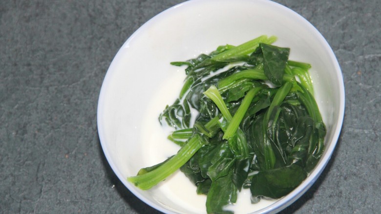 菠菜青酱意面,20g就够,和菠菜倒在一起