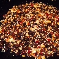 香菇芝麻牛肉酱,再加入<a style='color:red;display:inline-block;' href='/shicai/ 666'>芝麻</a>和<a style='color:red;display:inline-block;' href='/shicai/ 3729'>白糖</a>，翻炒均匀；