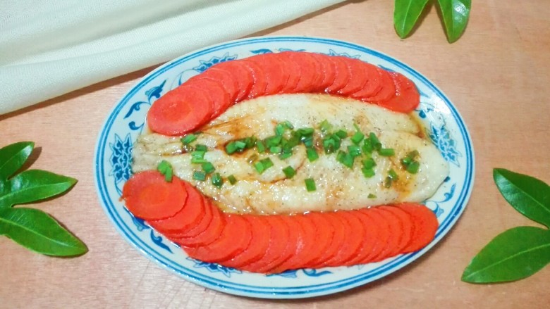 胡萝卜夹巴沙鱼,好吃有营养又漂亮!😋