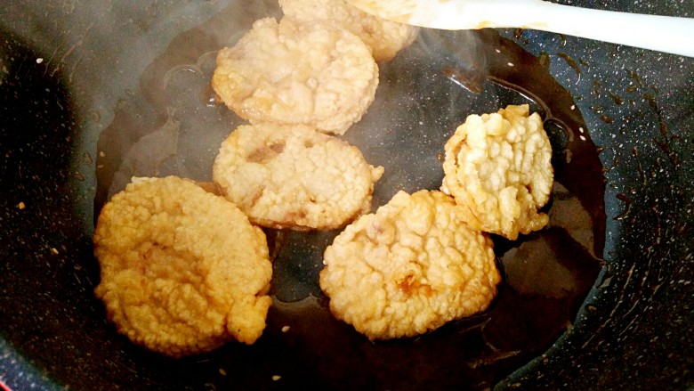 糖醋菜+糖醋藕盒,放入藕盒,拌匀