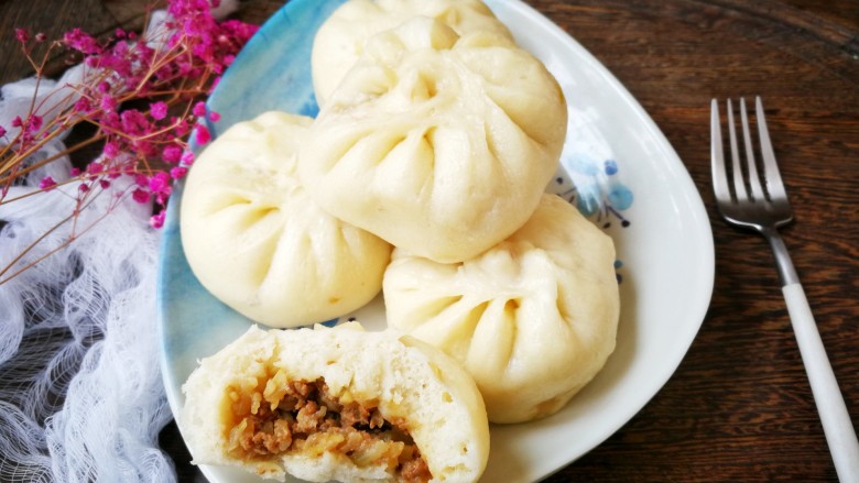 最爱包子+寒冬治愈系白萝卜羊肉包子,发酵的也很到位,面皮松软,肉馅鲜香,太喜欢啦!