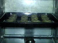 #感恩有你#+豆沙月饼,将烤盘放入预热180度的烤箱,中层,上下火,烤约5分钟,至定型