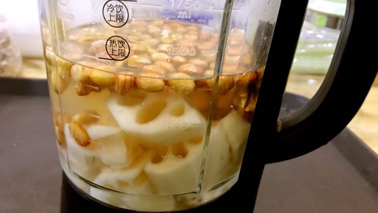 见证一杯热饮的治愈力，能温暖整个寒冬,加<a style='color:red;display:inline-block;' href='/shicai/ 156925'>水</a>。（不喜欢喝原味的可加入适量冰糖，多少自己调节）