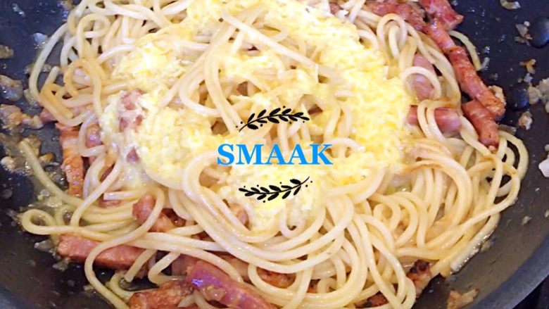 Spaghetti Carbonara,关火倒入蛋液