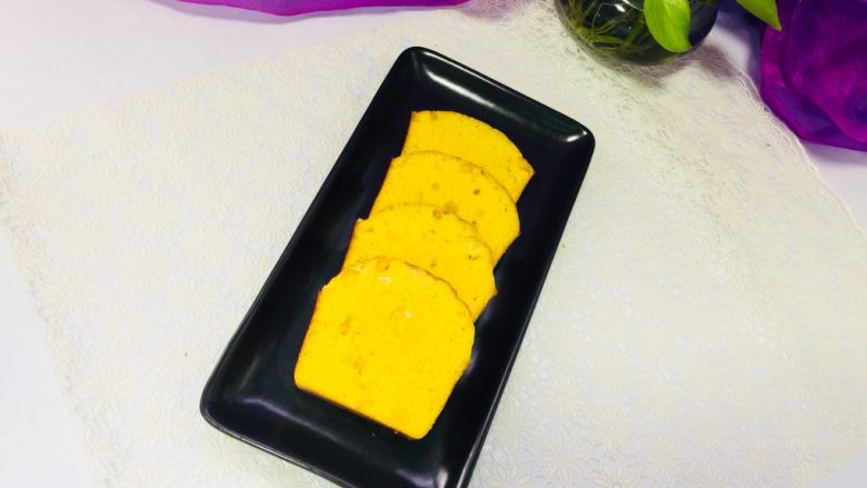 玉米🌽面包🍞,温温的时候切片