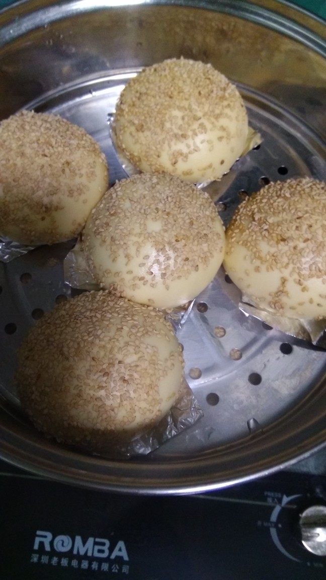 麻包,放入蒸锅蒸25分钟(水开后放入麻包)