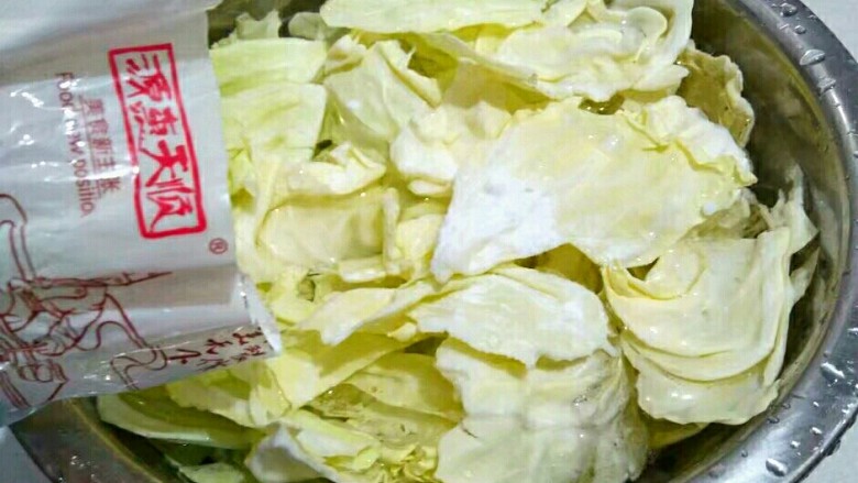 糖醋菜+糖醋莲白,放适量的食用小苏打