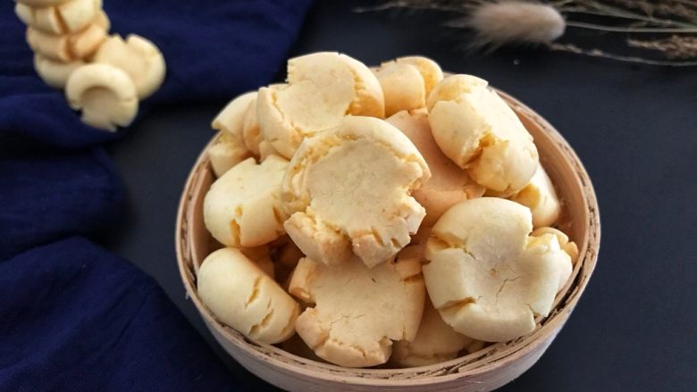 玛格丽特饼干（原味）,烤至边缘微黄即可