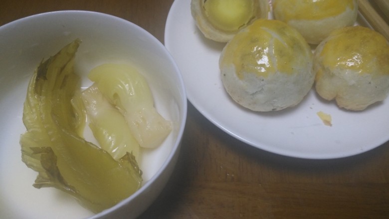 酸甜(糖醋)芥菜,酸甜可口😍,一定要用没有油和水的干净的筷子夹,要不然很容易变质了!