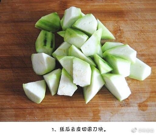 家常肉丸,<a style='color:red;display:inline-block;' href='/shicai/ 57'>丝瓜</a>滚刀切块