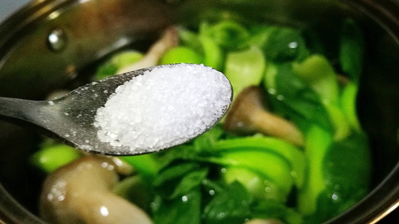 糖尿病菜谱~罗汉菜团儿,加少许盐煮开捞出