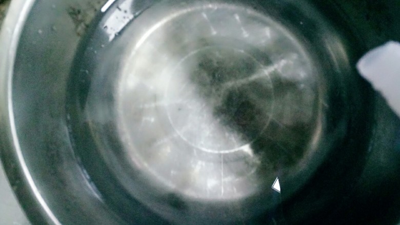 苹果玫瑰花,拿一个盆,水里滴点白醋
