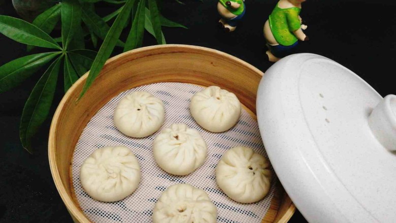 最爱包子+蔬菜肉包子,依次全部完成,放蒸笼里二次发酵