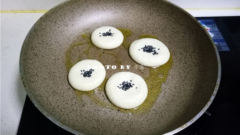 芝香柿子饼,再压扁;