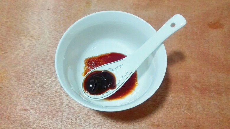 蚝白清蒸鳊鱼,一勺<a style='color:red;display:inline-block;' href='/shicai/ 721'>蚝油</a>,调成碗汁
