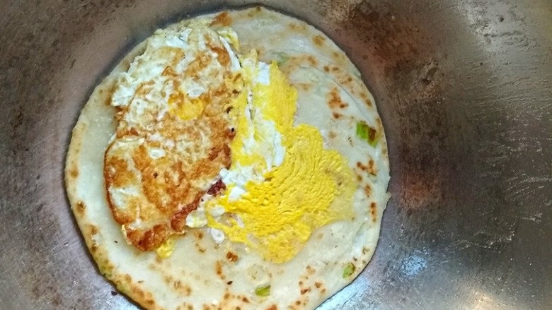 烫面鸡蛋饼,OK,这样就完美了。