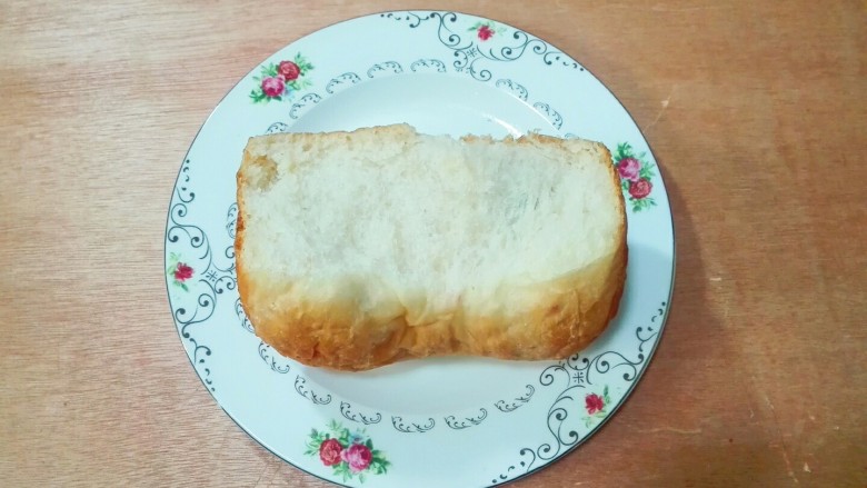 最爱面包+金桂香飘紫薯米饭面包,我直接用手撕了一块,看看发酵的可以吧