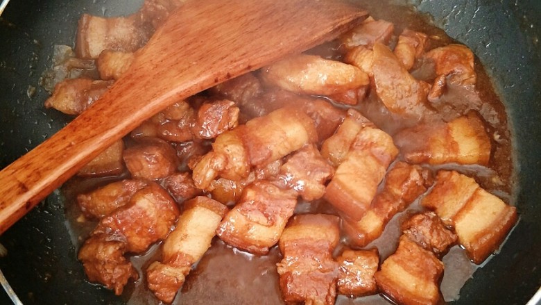红烧肉,收到留点底汁即可