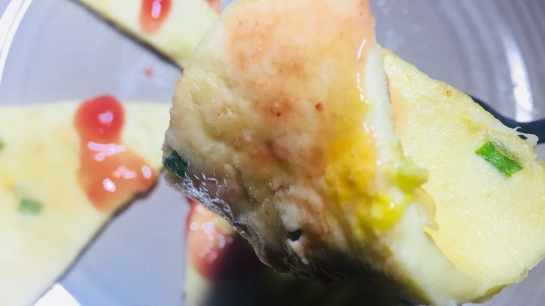 #感恩节食谱#妈妈的味道鸡蛋香葱煎饼,滑嫩可口的鸡蛋加入面粉,能让自己吃饱还能有营养蛋白