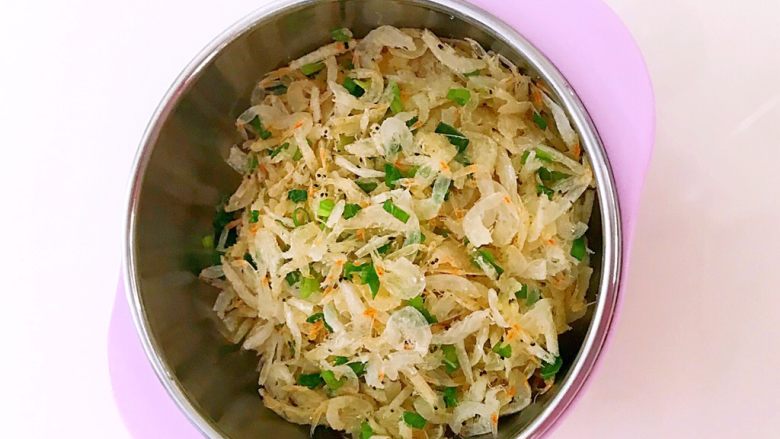 宝宝辅食 香葱小海米,小海米补钙效果极佳,可以用做早餐小菜~