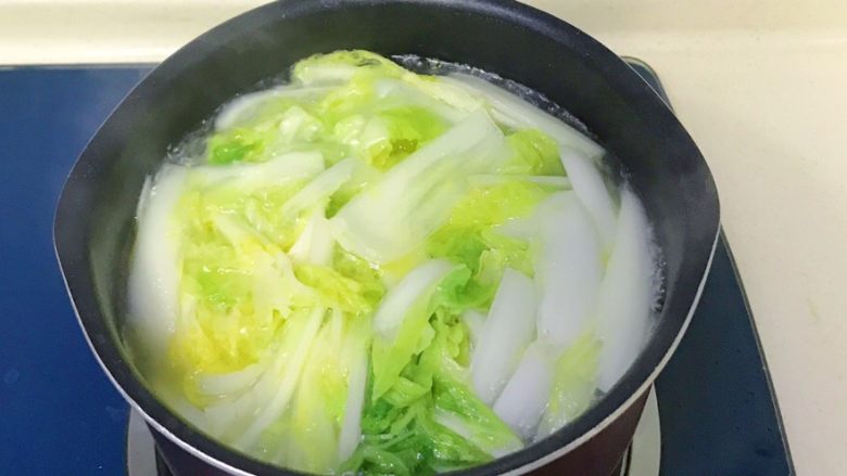 鸡汁焯时蔬,菜梆子熟了就可以关火了,不用放鸡精等其他调味料了