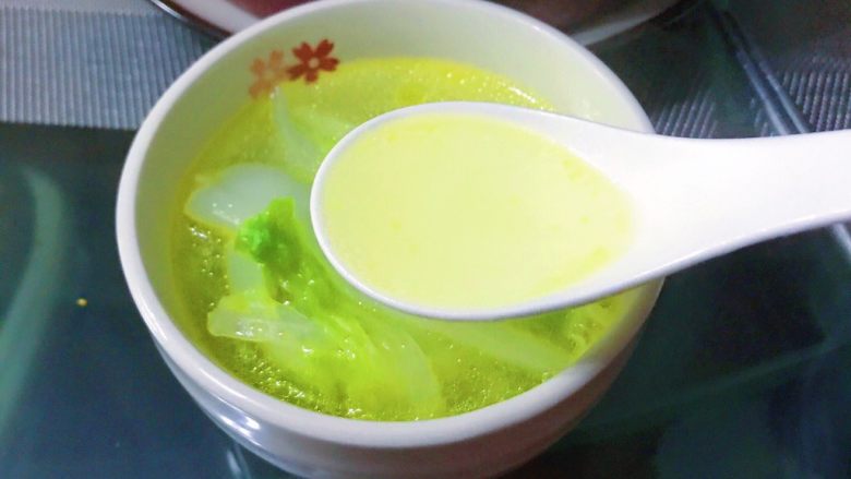 鸡汁焯时蔬,舀一勺汤,太鲜美了......😋🤤