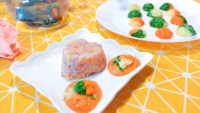 婴儿造型辅食之@@心爱的彩球,宝贝开始享用吧!嗯!