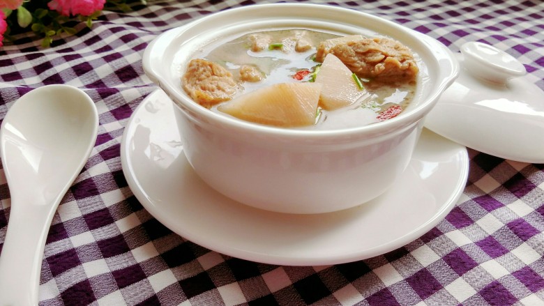 #感恩节食谱# 排骨藕汤,成品图来一张,诱惑一下。