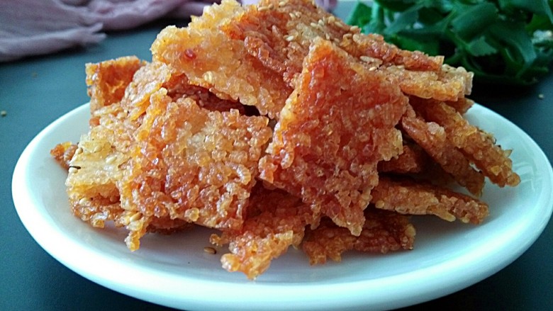香脆孜然锅巴,成品图
脆脆哒,一边看电视,一边吃锅巴