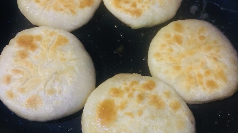 白菜粉条烫面馅饼