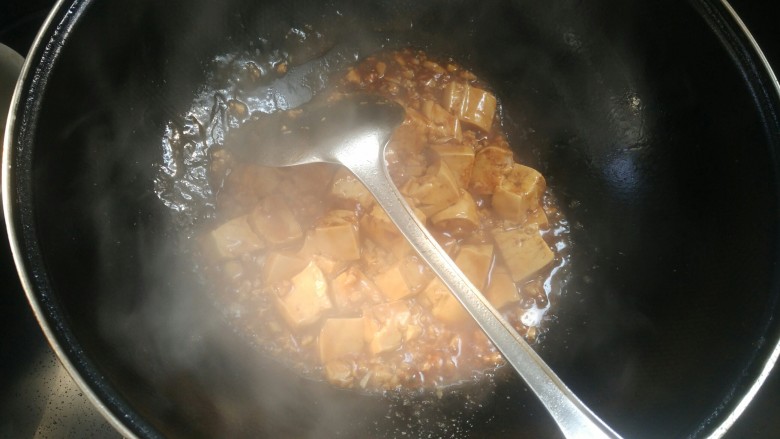 肉沫滑豆腐,收汁，起锅
