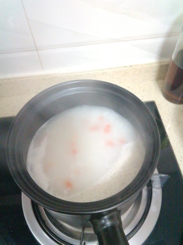 小鸡(野鸡)炖蘑菇,顺便给孙女熬的鲫鱼粥😄