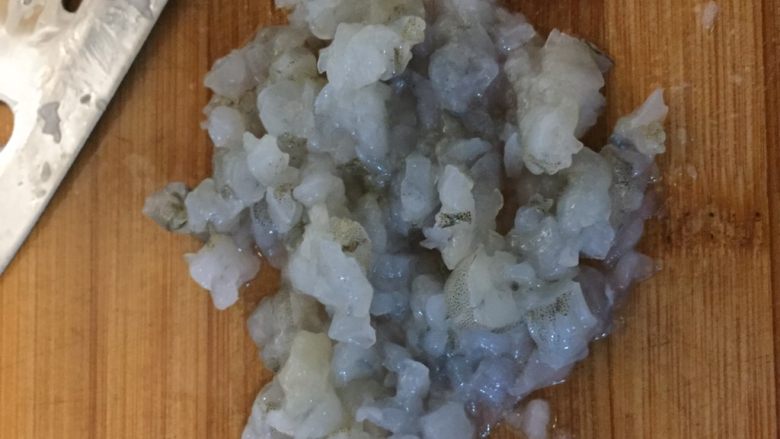 辅食:炒乌冬面,然后切碎备用。