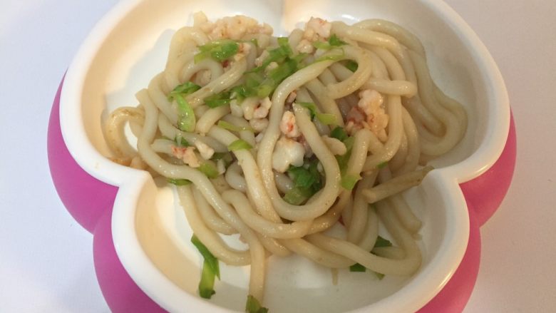 辅食:炒乌冬面,营养美味的炒乌冬面完成。