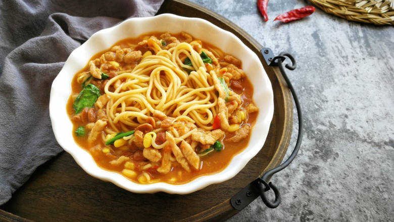 #一碗面条#肉丝炝锅面,成品,我感觉炝锅面,要不稠不稀才好吃。
