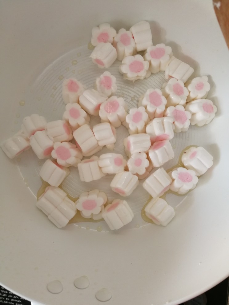 网红雪花酥,倒入棉花糖