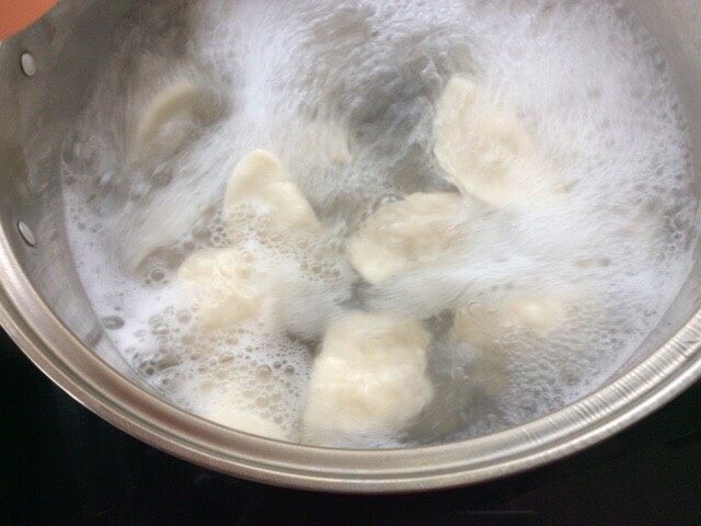 辣白菜大肉饺子,点水,共点三开