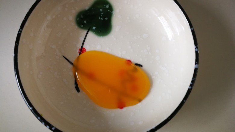 #感恩节食谱#秘制蒜香笋叶,先调个汁,鸡汁。