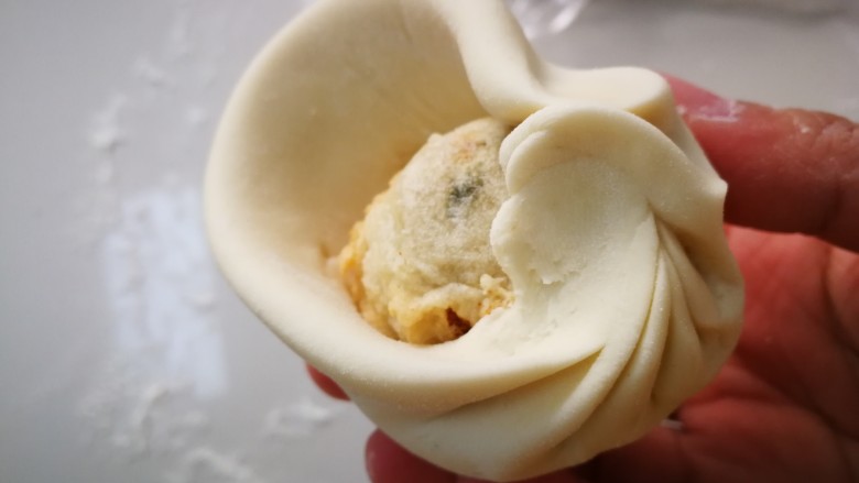 #感恩节食谱#有内涵的馍加馍,这一步,目的就是收口,无论你怎么收,捏一块就行。