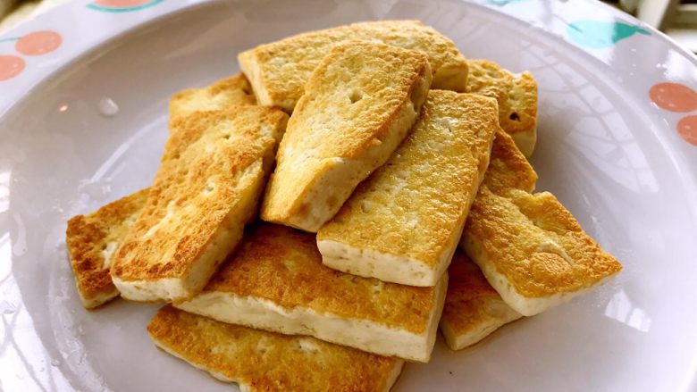 川辣红烧豆腐,盛出备用