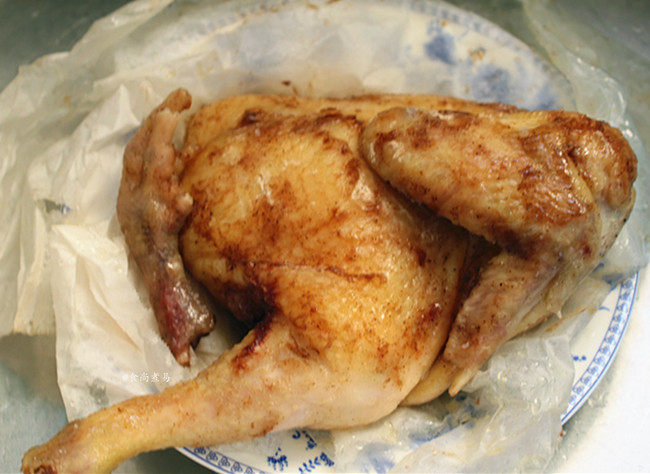 珐琅锅盐焗鸡,取出鸡蛋和鸡肉,鸡蛋轻松剥壳,鸡肉手撕或斩块即食