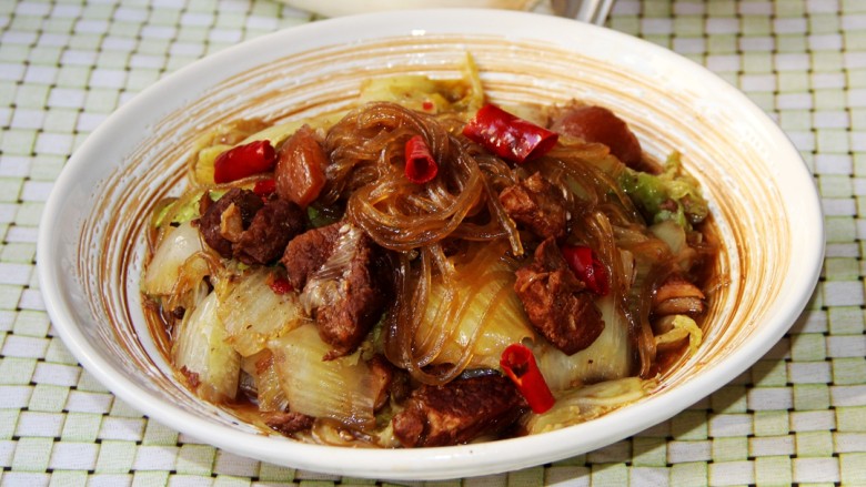 猪肉白菜炖粉条 