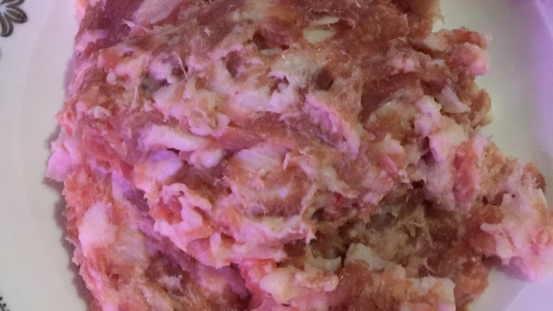 肉末酸豆角,剁成肉末，手工肉末口感更好