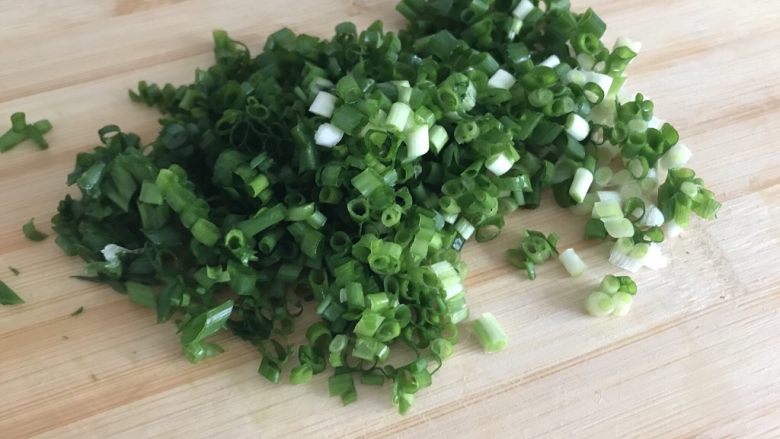 圆土豆~烤香葱芝士心土豆球,小葱切碎