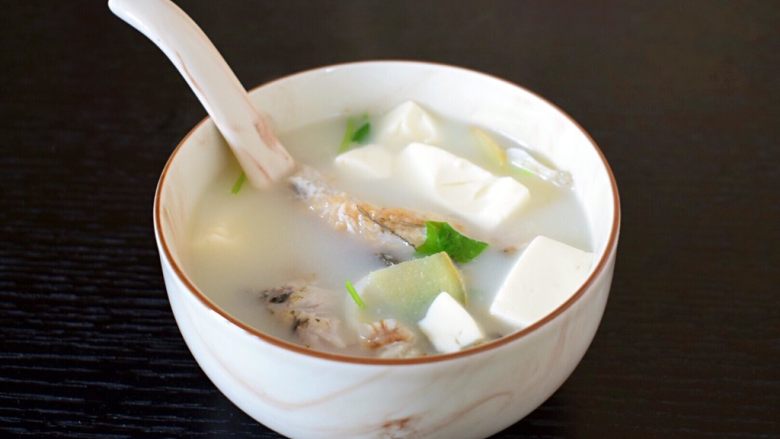浓白鲫鱼豆腐汤