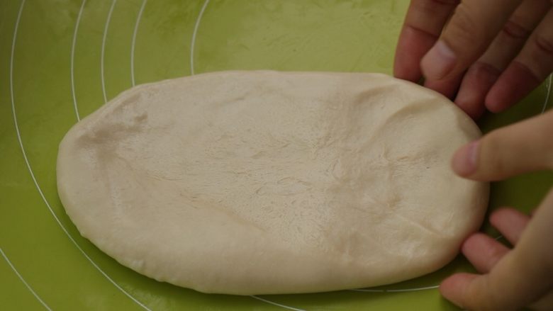 炼乳吐司,翻面,光面朝下