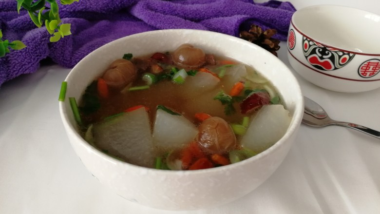 冬瓜桂圆大枣排骨汤,盛一碗,嗮一嗮。