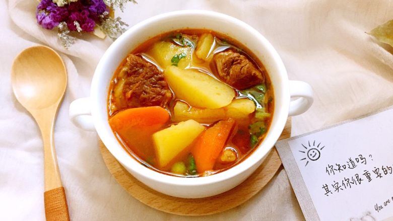 圆土豆+土豆炖牛腩,谁家还没个土豆呀!哈哈