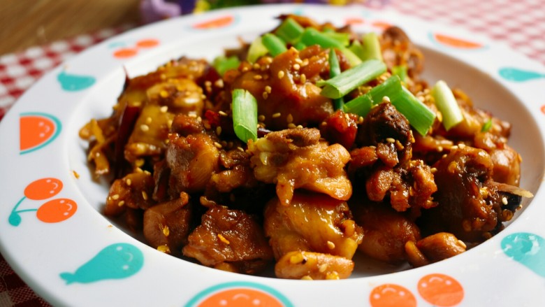 辣炒鸡块,最后的成品图来一张,特别香酥!